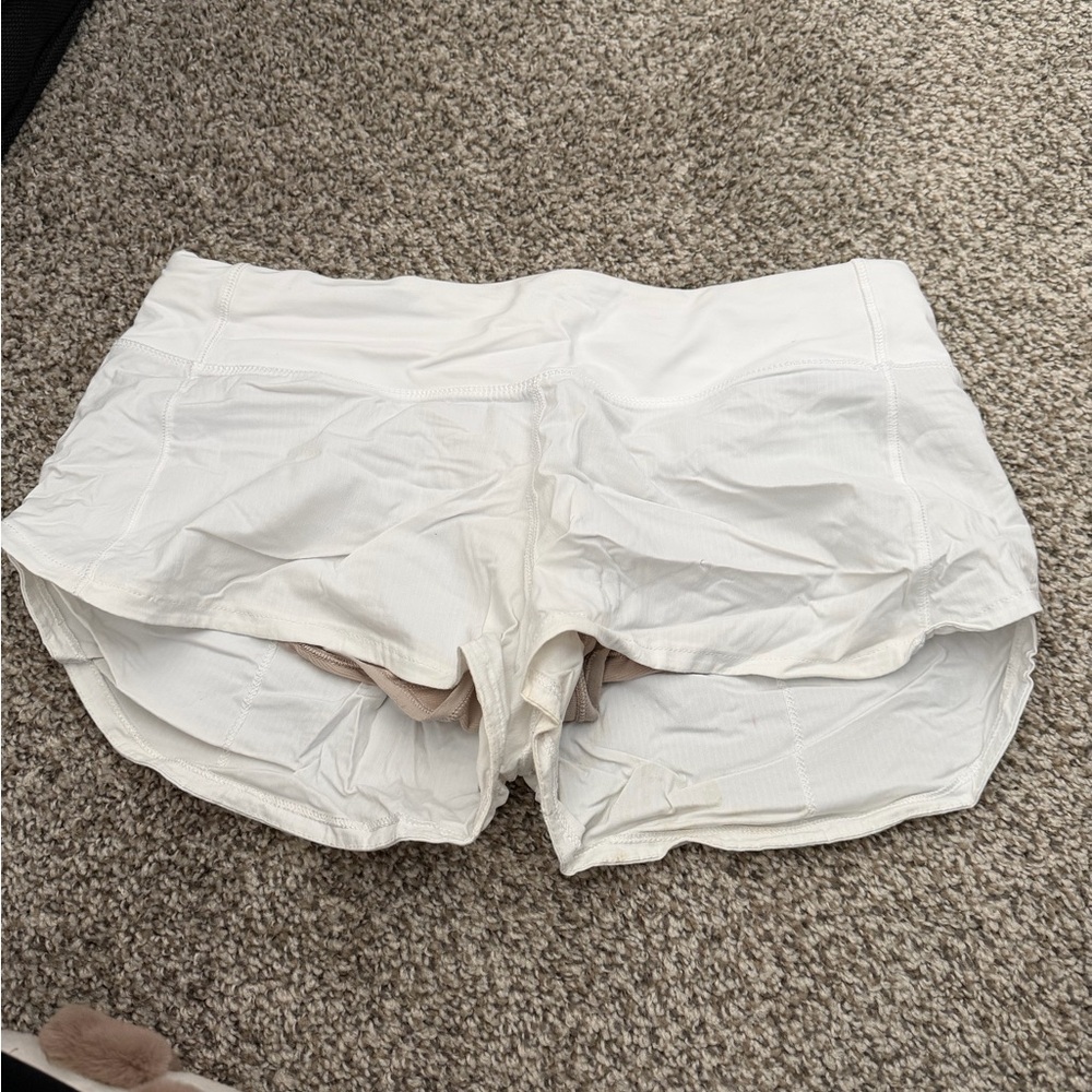 lululemon athletica White Speed Up short 2.5”